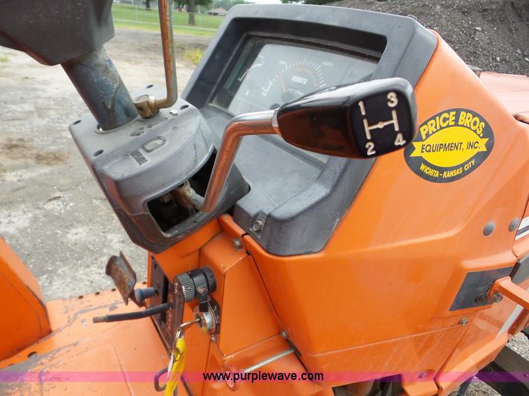 image for item AG9491 1988 Kubota L2850 tractor