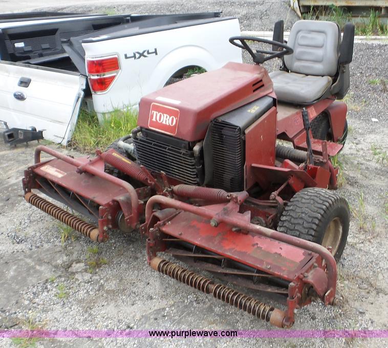 image for item AG9493 Toro Reelmaster 216 lawn mower