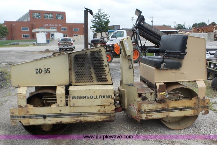 image for item AG9495 Ingersoll Rand DD-35 single drum roller