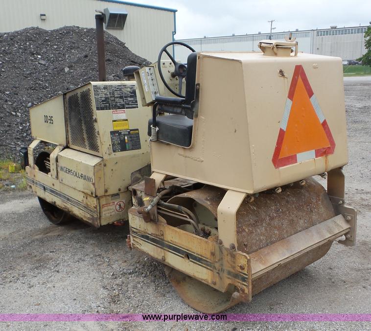 image for item AG9495 Ingersoll Rand DD-35 single drum roller