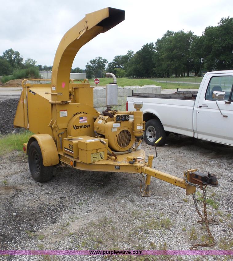 image for item AG9497 1992 Vermeer 935 brush chipper