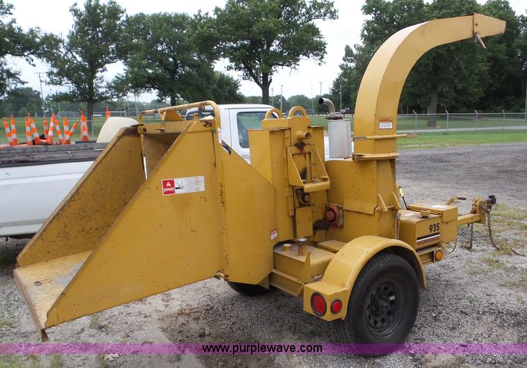 image for item AG9497 1992 Vermeer 935 brush chipper