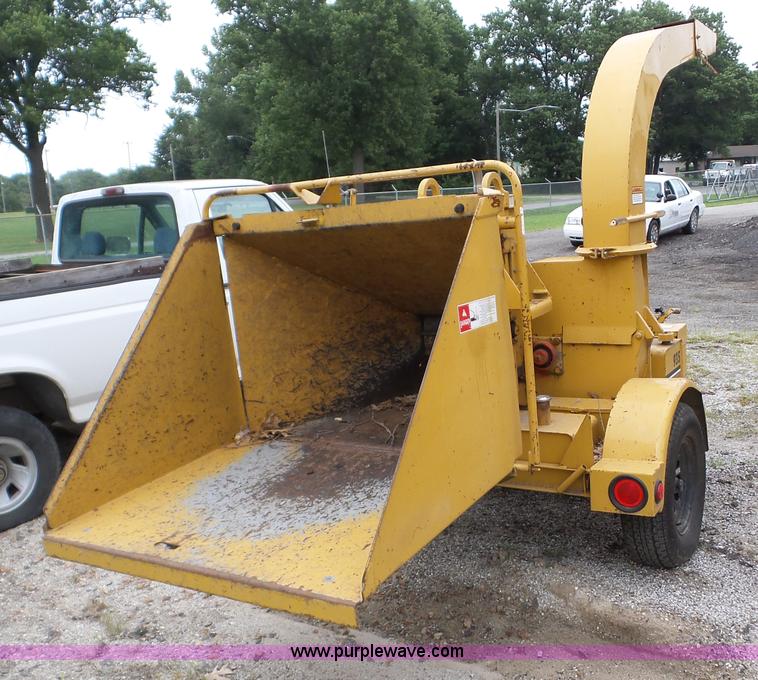 image for item AG9497 1992 Vermeer 935 brush chipper