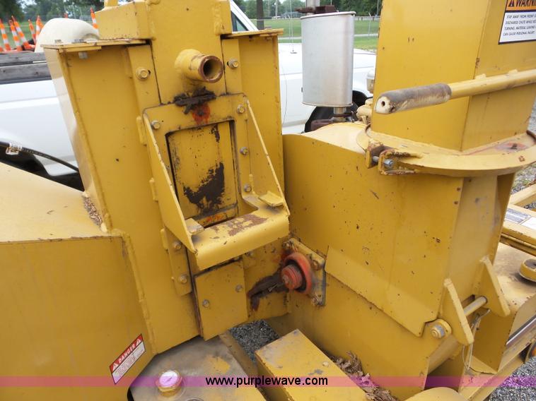 image for item AG9497 1992 Vermeer 935 brush chipper
