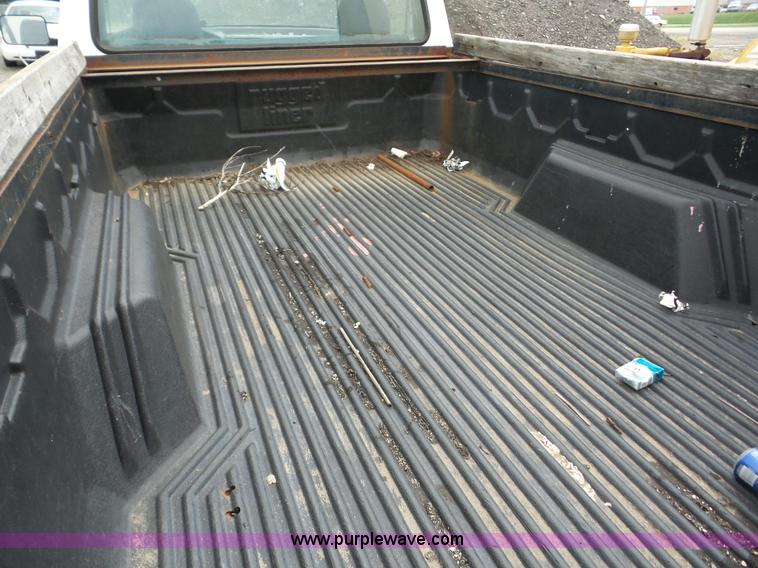 image for item AG9498 1995 Ford F150 pickup truck