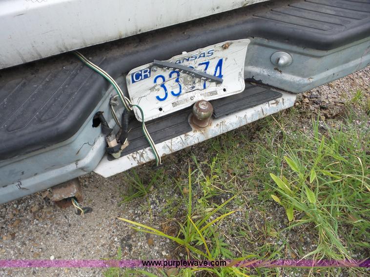 image for item AG9498 1995 Ford F150 pickup truck