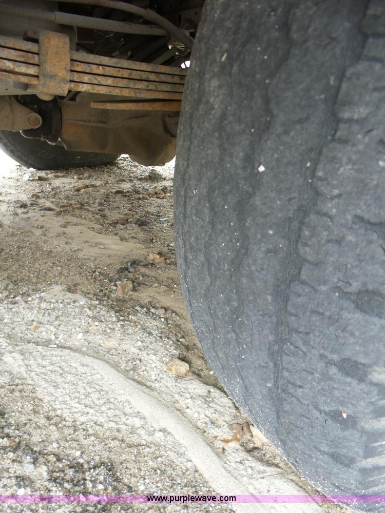 image for item AG9498 1995 Ford F150 pickup truck