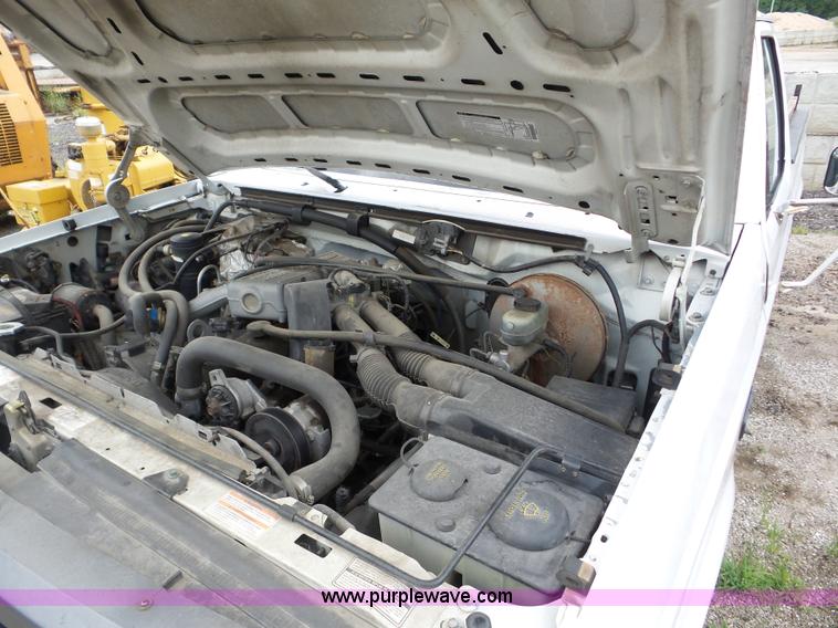 image for item AG9498 1995 Ford F150 pickup truck