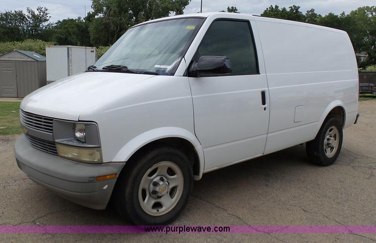image for item AP9367 2004 Chevrolet Astro Extended Cargo van