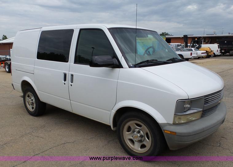 image for item AP9367 2004 Chevrolet Astro Extended Cargo van