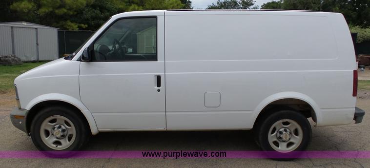 image for item AP9367 2004 Chevrolet Astro Extended Cargo van