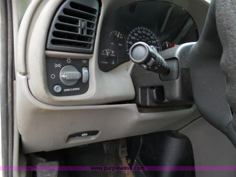 image for item AP9367 2004 Chevrolet Astro Extended Cargo van