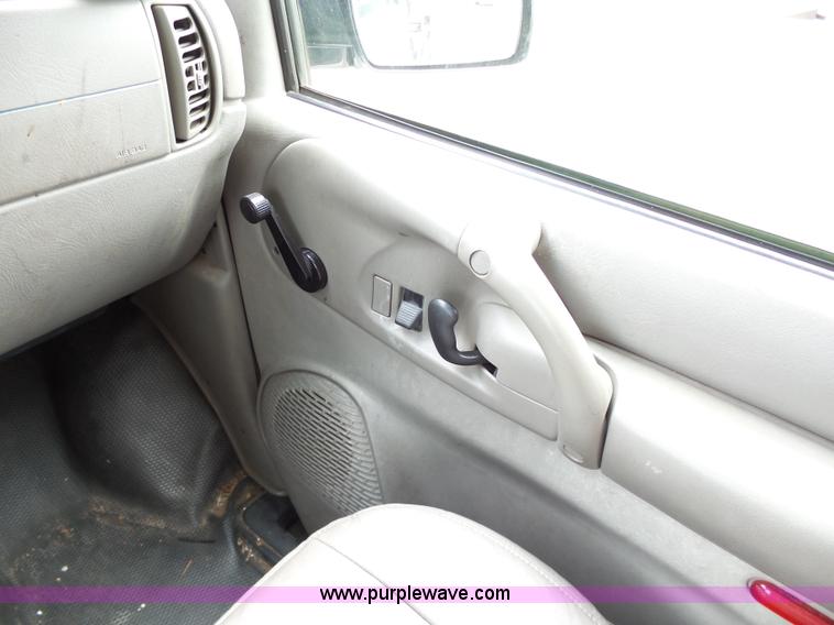 image for item AP9367 2004 Chevrolet Astro Extended Cargo van