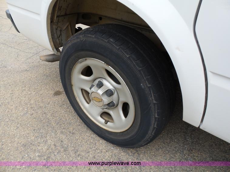 image for item AP9367 2004 Chevrolet Astro Extended Cargo van