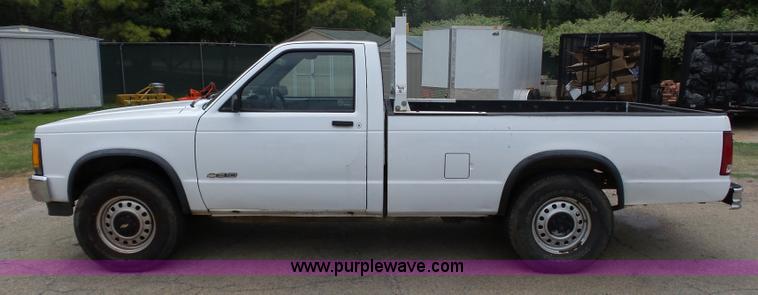 image for item AP9368 1991 Chevrolet S10 pickup truck