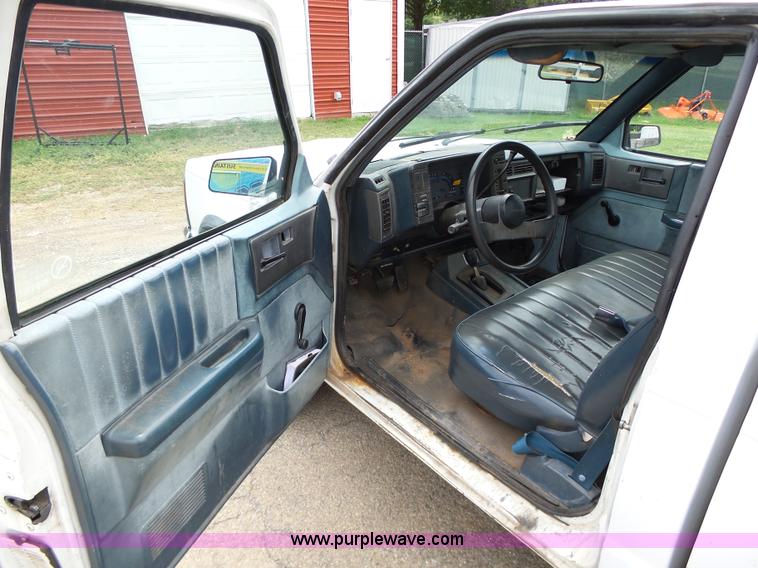 image for item AP9368 1991 Chevrolet S10 pickup truck