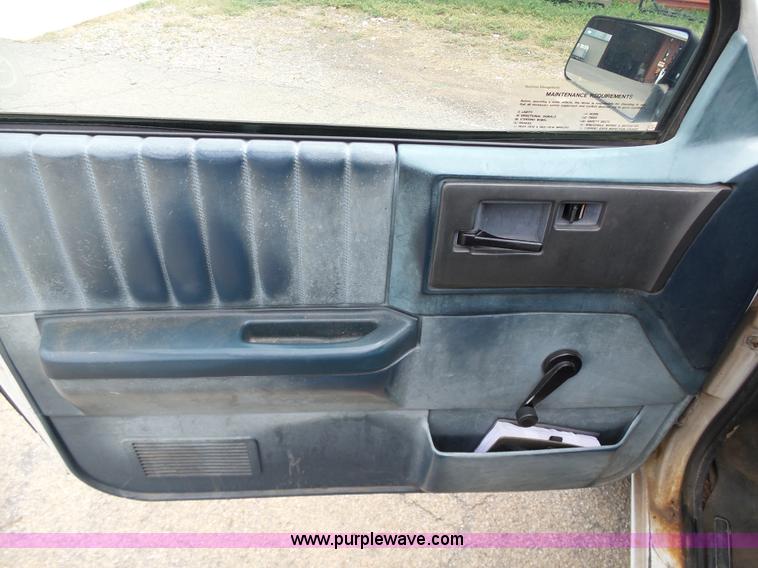 image for item AP9368 1991 Chevrolet S10 pickup truck