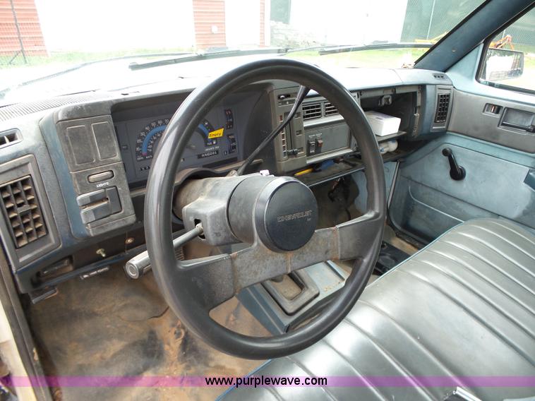 image for item AP9368 1991 Chevrolet S10 pickup truck