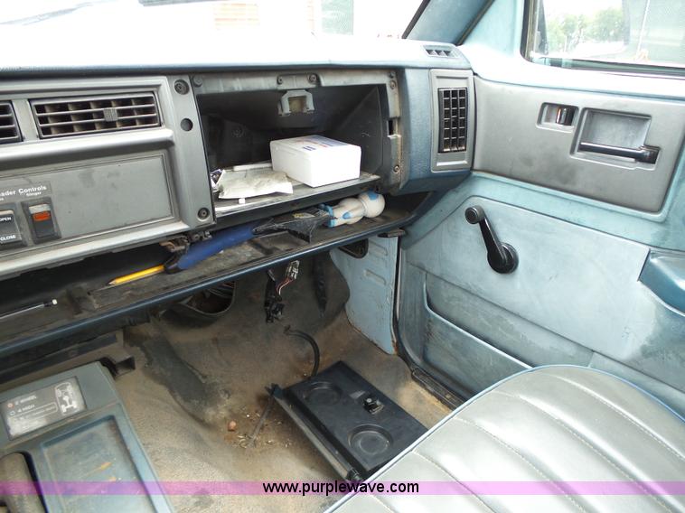 image for item AP9368 1991 Chevrolet S10 pickup truck