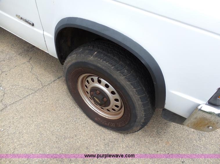 image for item AP9368 1991 Chevrolet S10 pickup truck