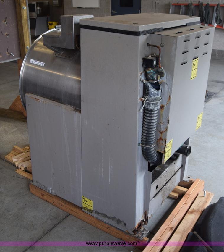 image for item AR9529 Milnor Gear Guardian 8 washer-extractor