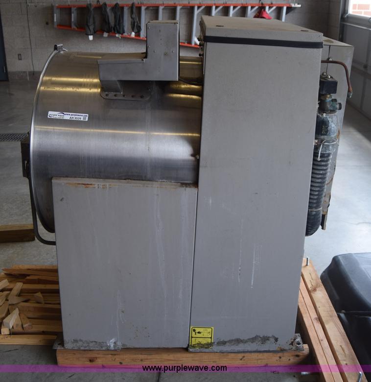 image for item AR9529 Milnor Gear Guardian 8 washer-extractor