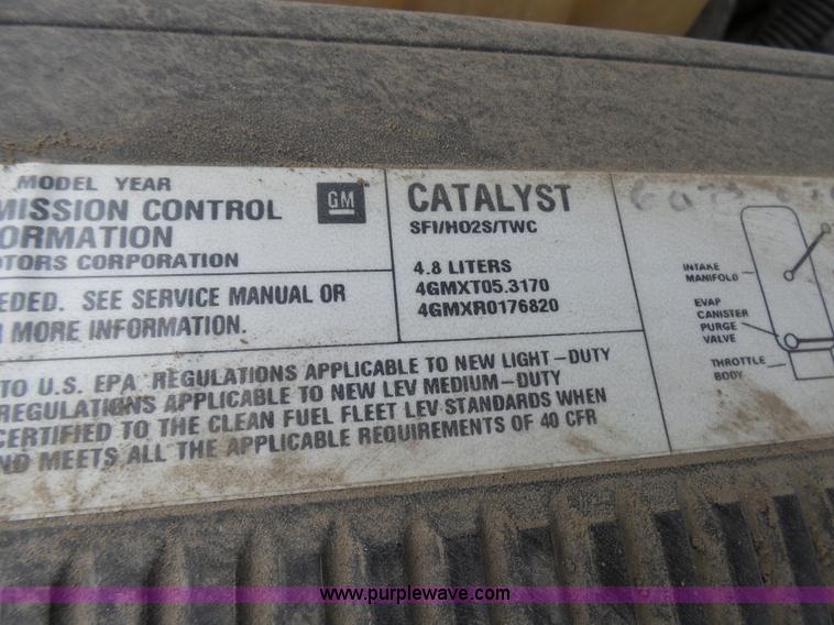 image for item AV9850 2004 GMC Sierra 1500 pickup truck