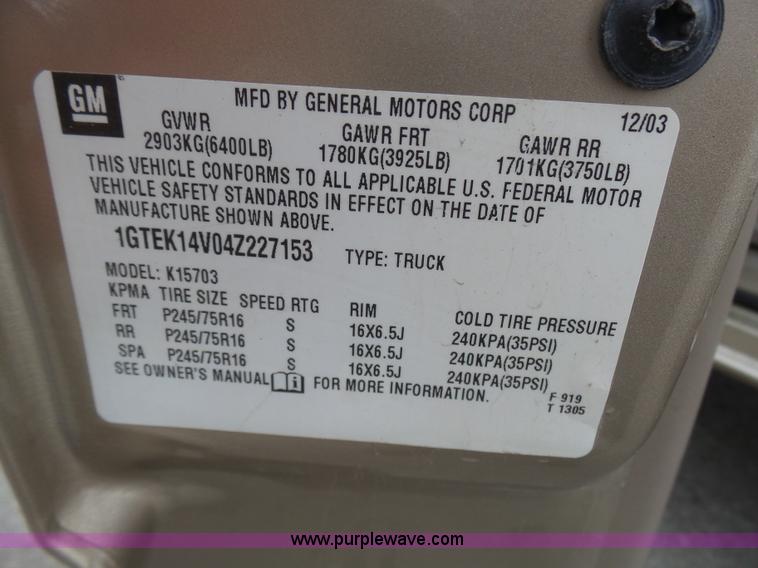 image for item AV9850 2004 GMC Sierra 1500 pickup truck