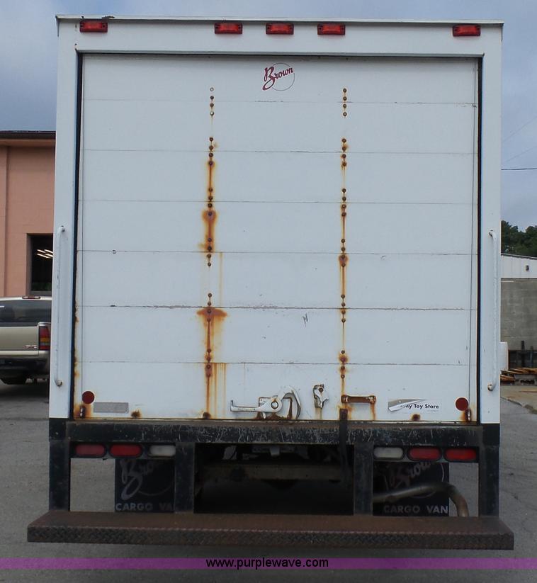 image for item AV9851 2000 Chevrolet Express G3500 box truck