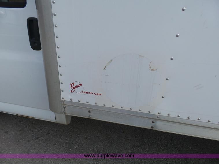 image for item AV9851 2000 Chevrolet Express G3500 box truck