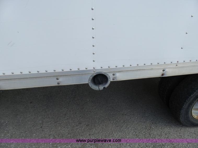 image for item AV9851 2000 Chevrolet Express G3500 box truck