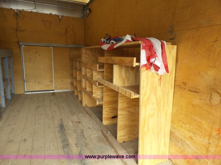 image for item AV9851 2000 Chevrolet Express G3500 box truck