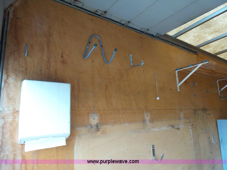 image for item AV9851 2000 Chevrolet Express G3500 box truck