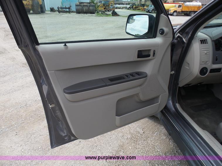 image for item AV9914 2011 Ford Escape SUV