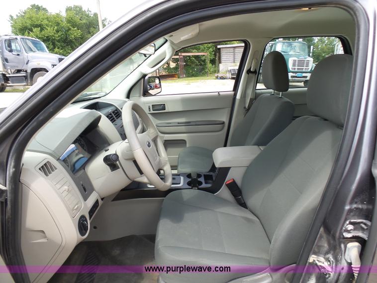 image for item AV9914 2011 Ford Escape SUV