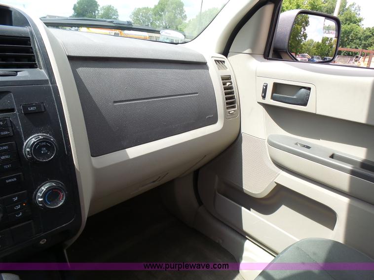 image for item AV9914 2011 Ford Escape SUV