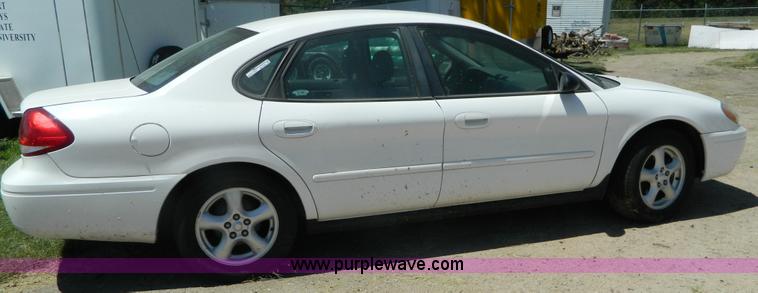 image for item AX9505 2006 Ford Taurus SE