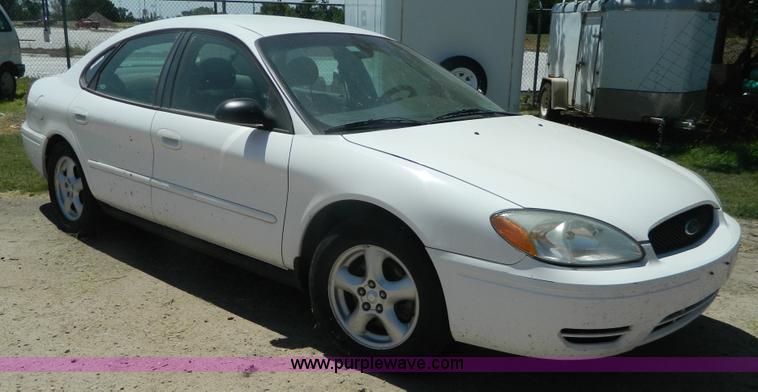 image for item AX9505 2006 Ford Taurus SE