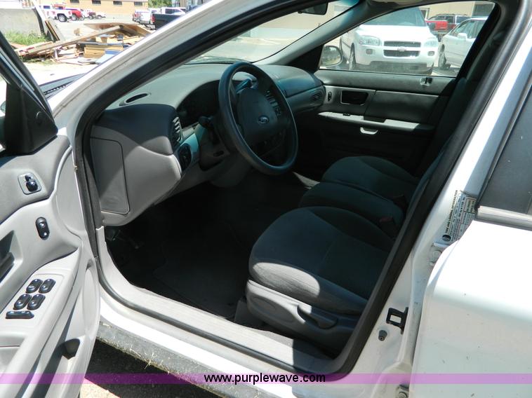 image for item AX9505 2006 Ford Taurus SE