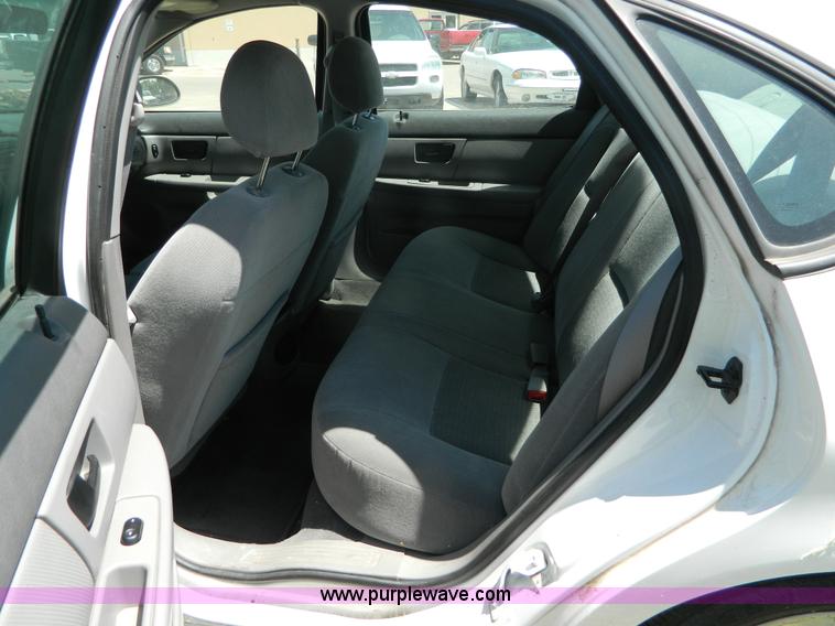 image for item AX9505 2006 Ford Taurus SE