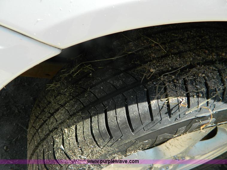 image for item AX9505 2006 Ford Taurus SE