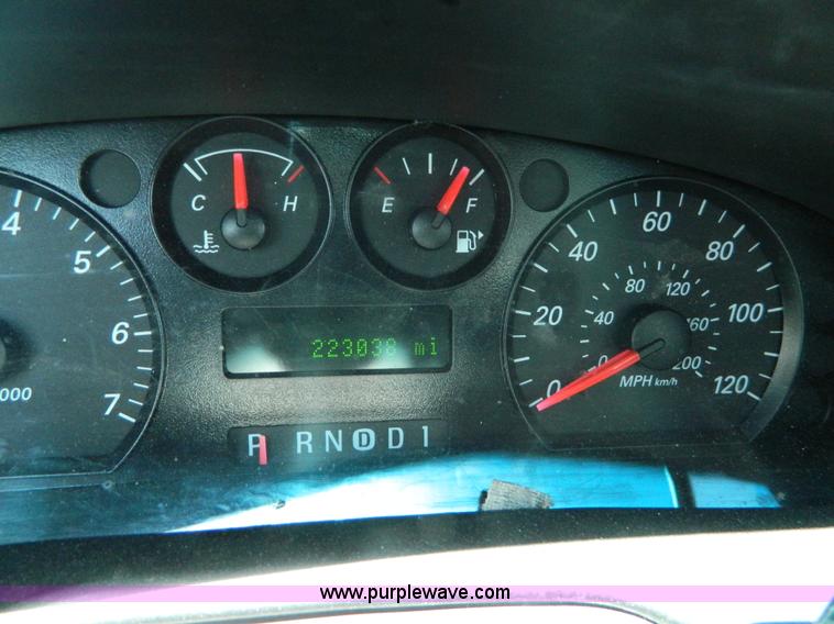 image for item AX9505 2006 Ford Taurus SE