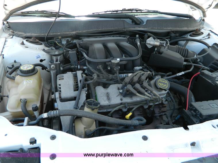 image for item AX9505 2006 Ford Taurus SE