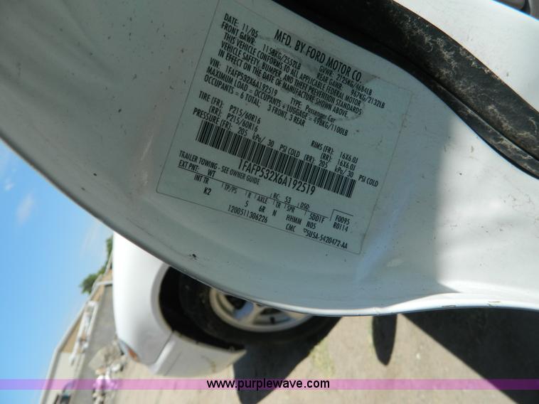 image for item AX9505 2006 Ford Taurus SE