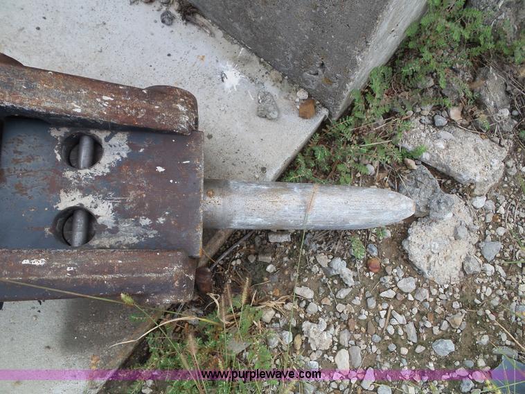 image for item BG9255 Bobcat B950 hammer/breaker