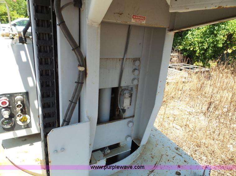 image for item BG9309 1996 Lift-a-loft MCL24.0-4 vertical lift