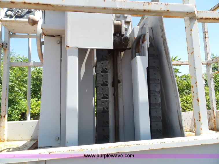 image for item BG9309 1996 Lift-a-loft MCL24.0-4 vertical lift