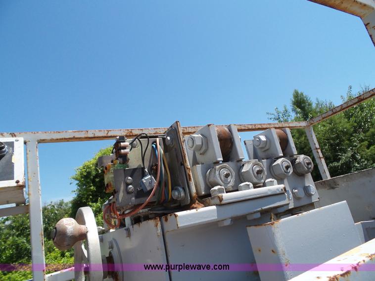 image for item BG9309 1996 Lift-a-loft MCL24.0-4 vertical lift