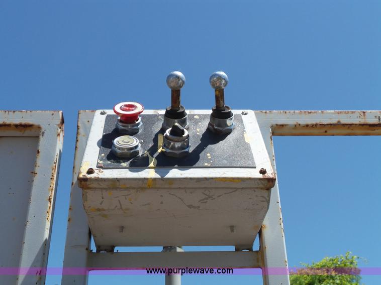 image for item BG9309 1996 Lift-a-loft MCL24.0-4 vertical lift