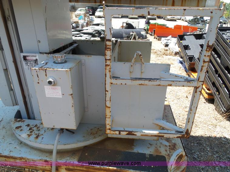 image for item BG9309 1996 Lift-a-loft MCL24.0-4 vertical lift